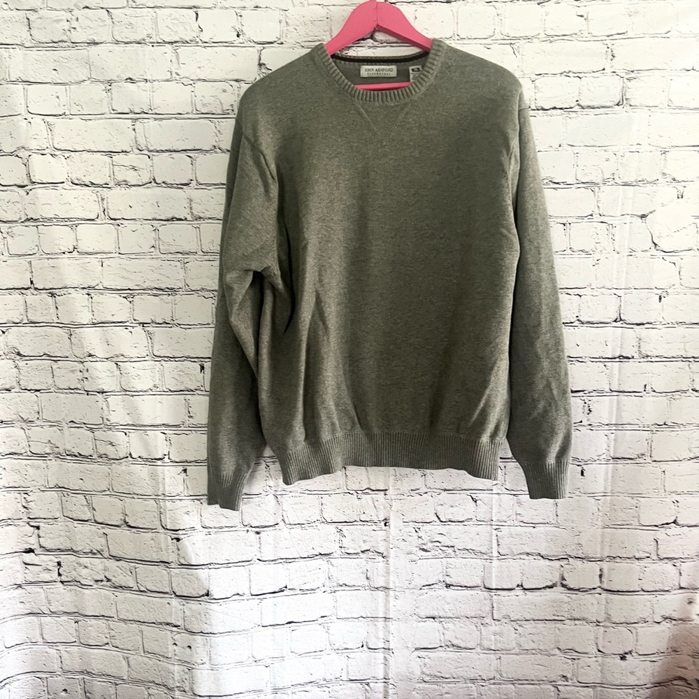 JOHN ASHFORD. Gray sweater. Size XL